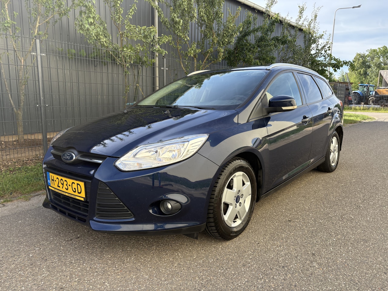 Ford Focus Wagon - 1.6 TI-VCT Titanium / AIRCO / NAVI / TREKHAAK / 134dkm! NAP! - AutoWereld.nl