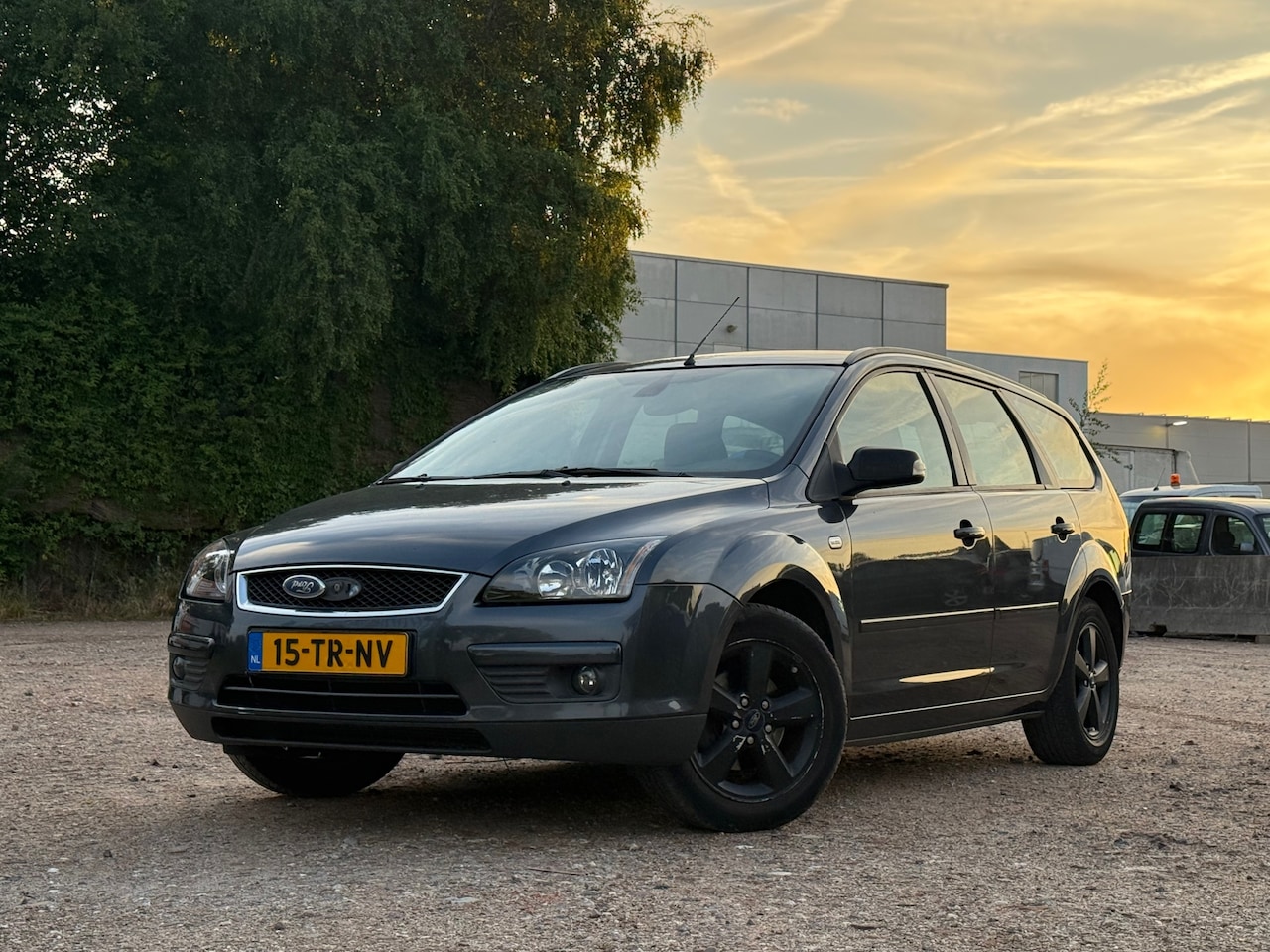 Ford Focus Wagon - 1.6-16V Titanium/INRUILKOOPJE - AutoWereld.nl