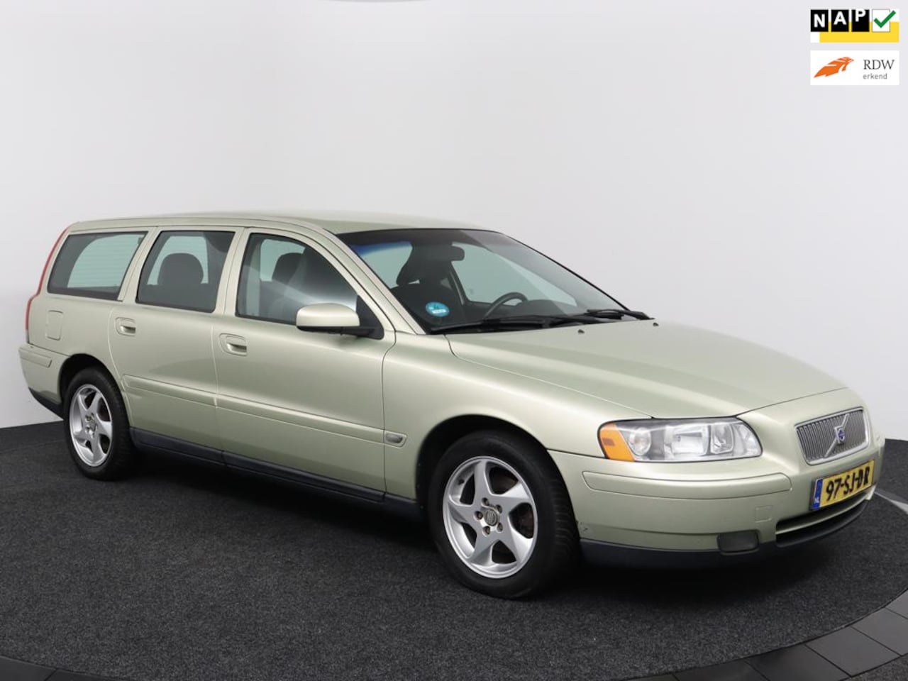 Volvo V70 - 2.4 EDITION 1 AIRCO LMV TREKHAAK - AutoWereld.nl