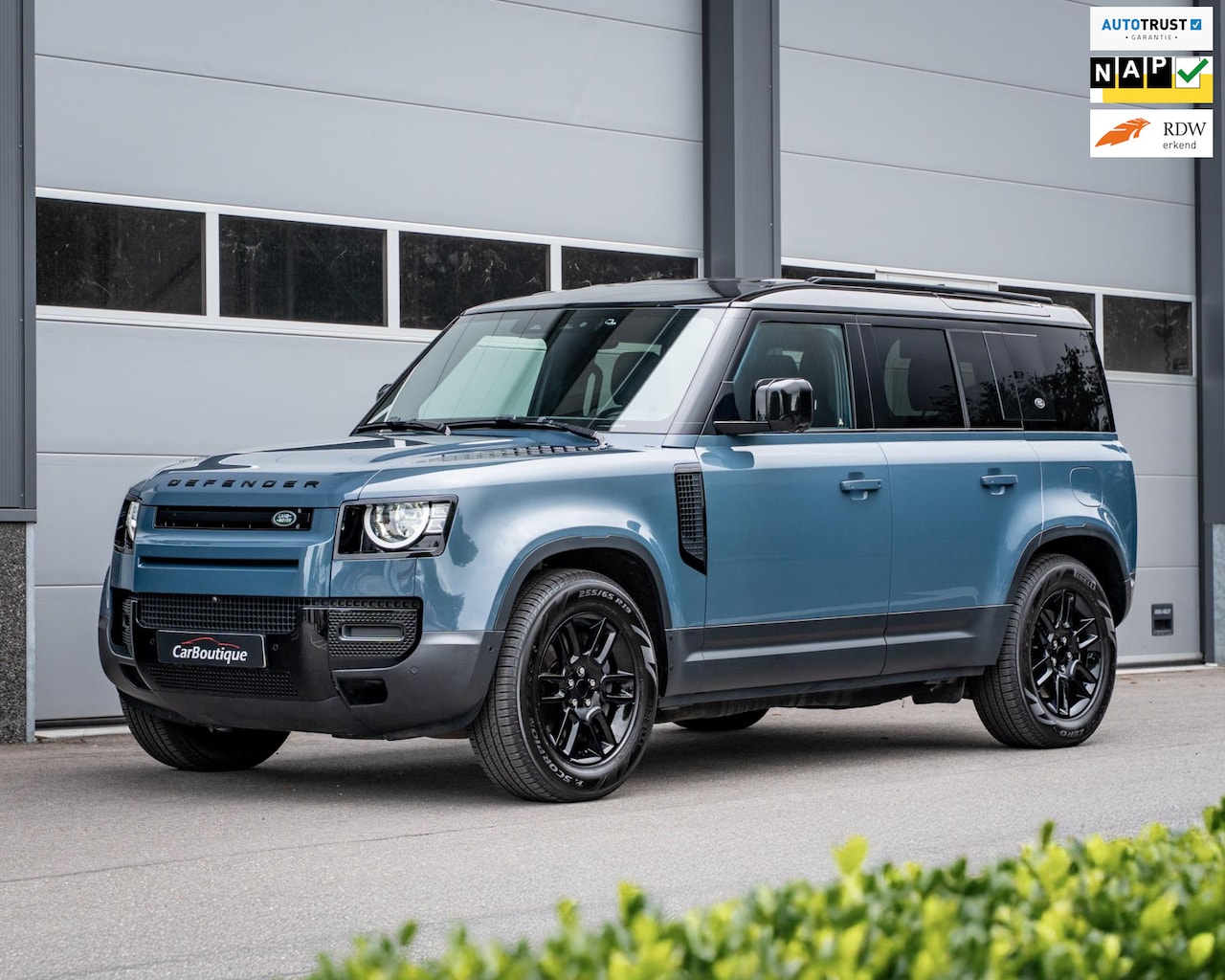Land Rover Defender 110 - 2.0 P400e 110 SE I Luchtvering I 360camera I Trekhaak I - AutoWereld.nl