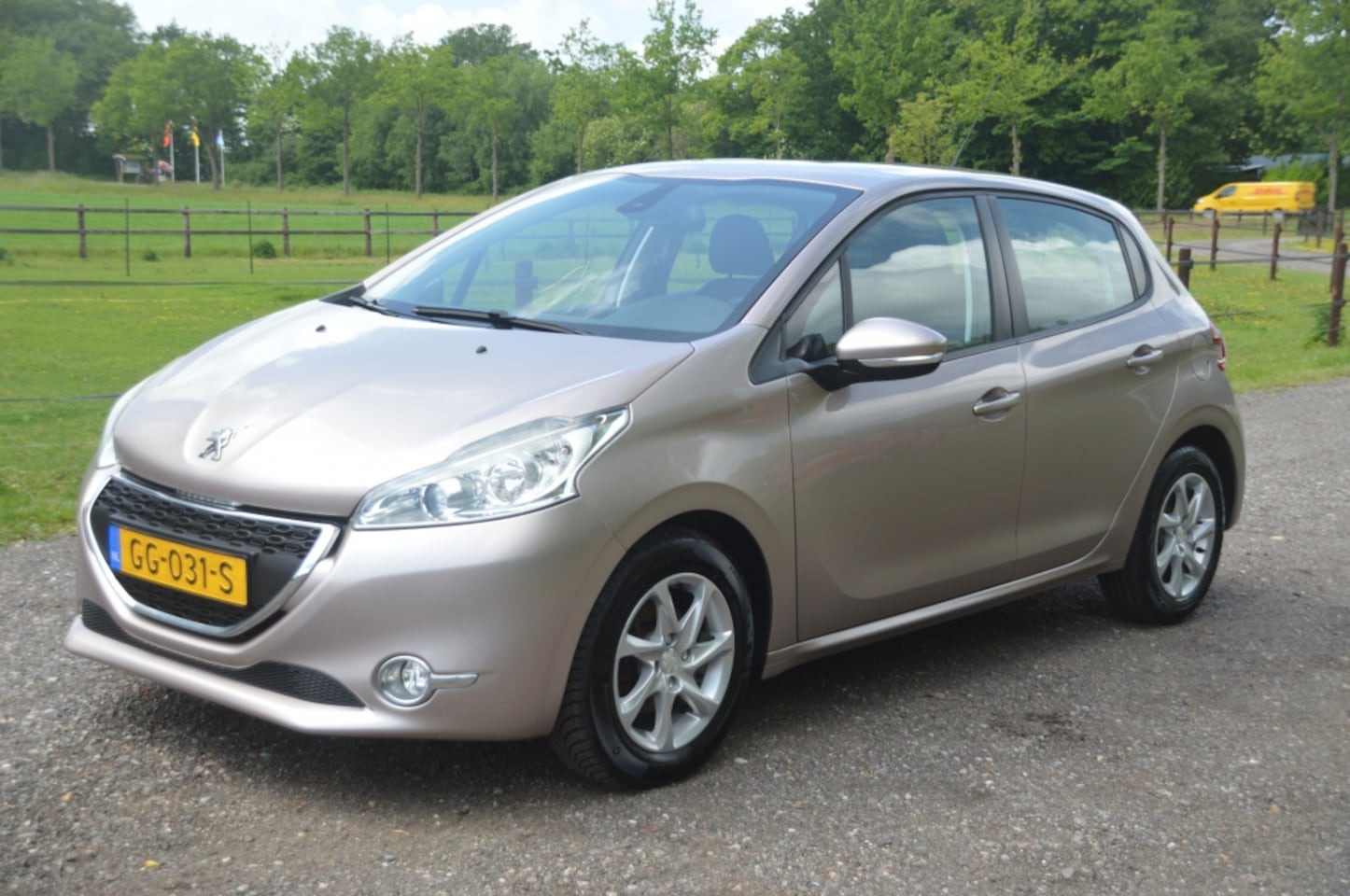 Peugeot 208 - 1.2 VTi Allure Airco Cruise PDC - AutoWereld.nl