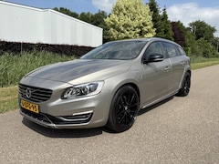 Volvo V60 - 2.4 D6 AWD Plug-In Hybrid Summum / AUTOMAAT / LEER / NAVI / SCHUIFDAK