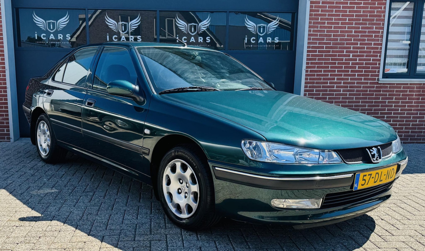 Peugeot 406 - 1.8 SR 1e eigenaar Dealer onderhouden Navigatie - AutoWereld.nl