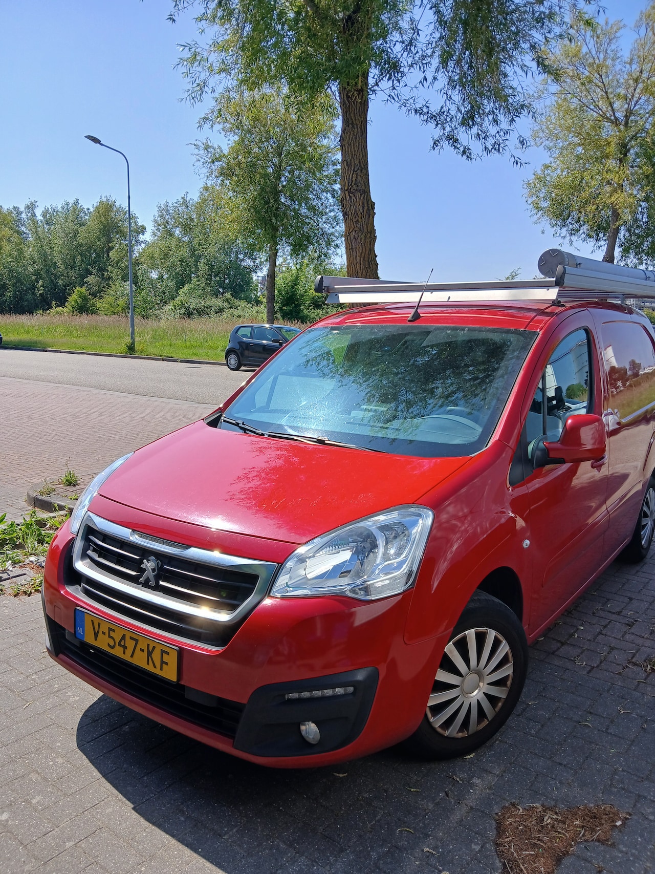Peugeot Partner - 120 1.6 BlueHDi 75 L1 Premium Pack - AutoWereld.nl