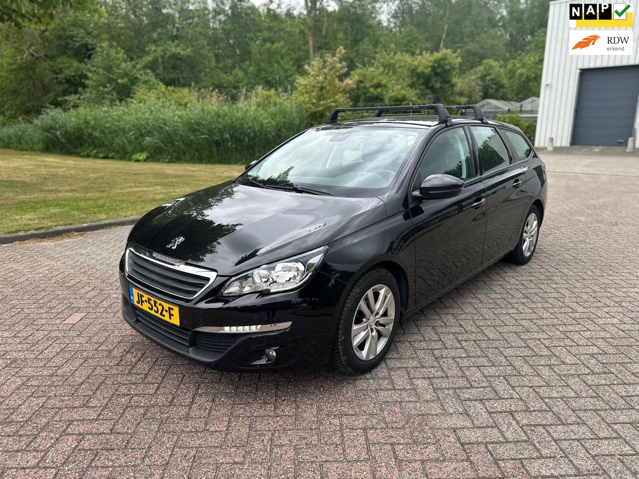 Peugeot 308 SW - 1.2 PureTech Allure/AIRCO/CRUISE/NAVI/PARKEERSENS VOOR-ACHTER/TREKHAAK - AutoWereld.nl