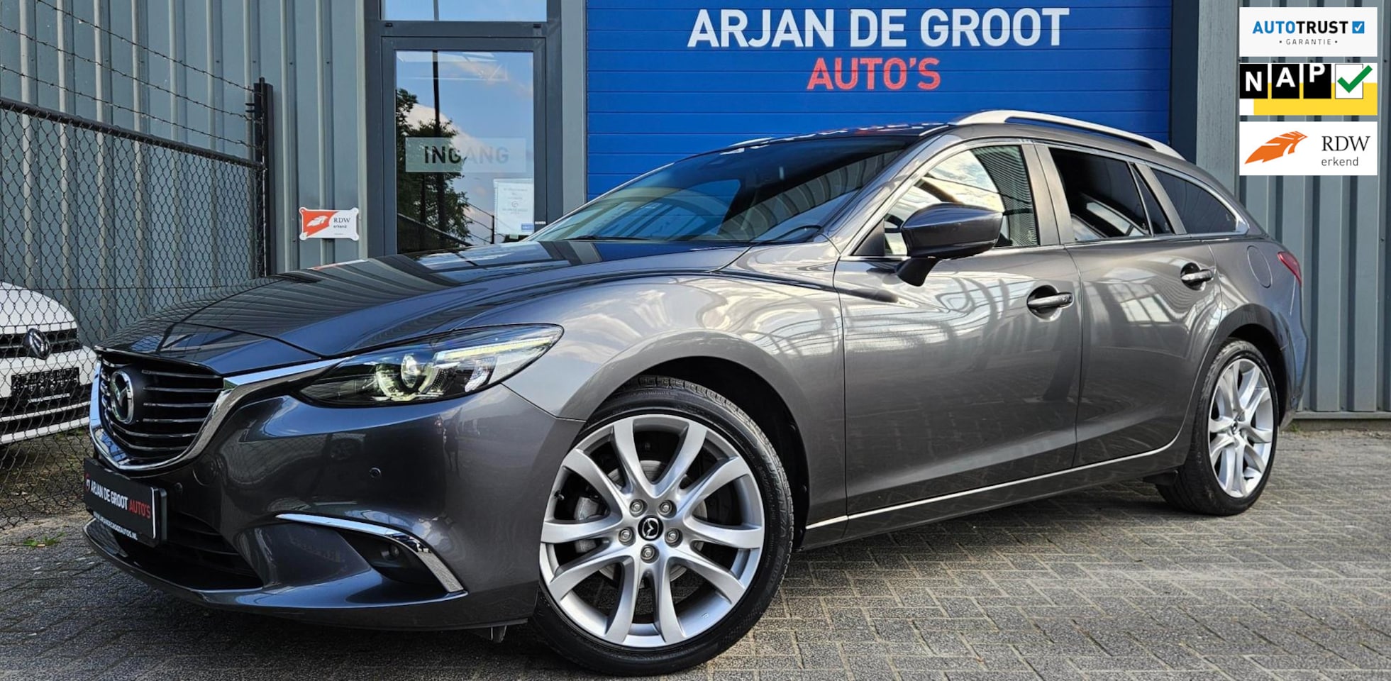 Mazda 6 Sportbreak - 2.0 SkyActiv-G 165 Navi Camera Trekhaak Keyless LED - AutoWereld.nl