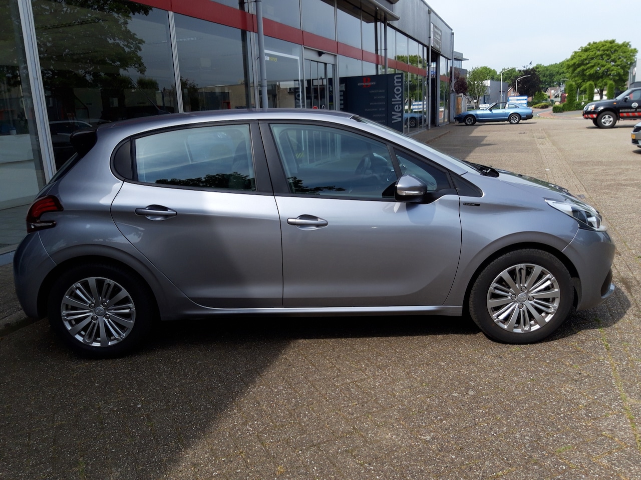 Peugeot 208 - 1.2 PureTech Signature Automaat