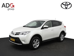 Toyota RAV4 - 2.0 Dynamic 4WD | Trekhaak | 2000 kg trekgewicht | Lederen bekleding met stoelverwarming |