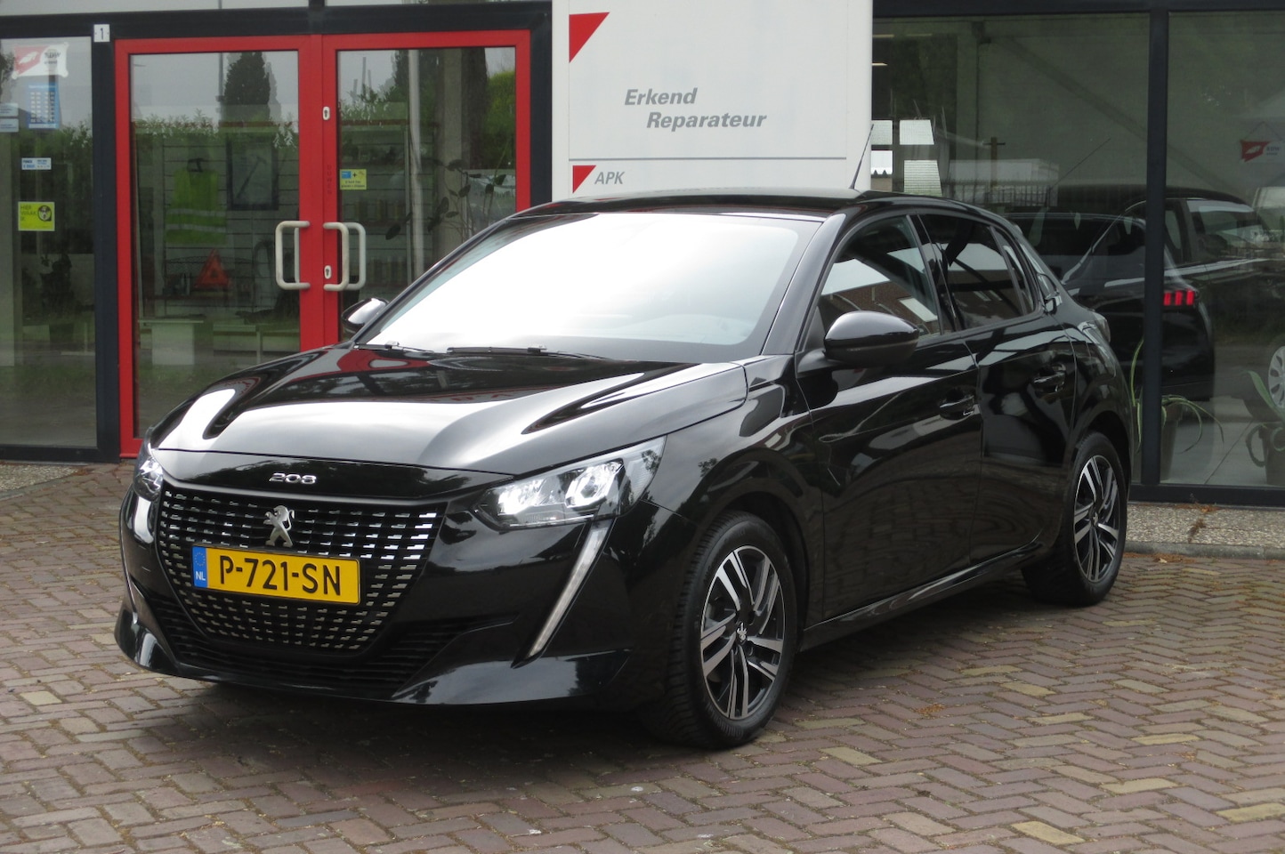 Peugeot 208 - 1.2 PureTech Allure Pack 55 KW - AutoWereld.nl