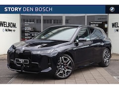 BMW iX - xDrive60 M Sport / Panoramadak Sky Lounge / Trekhaak / M Multifunctionele Stoelen / Parkin