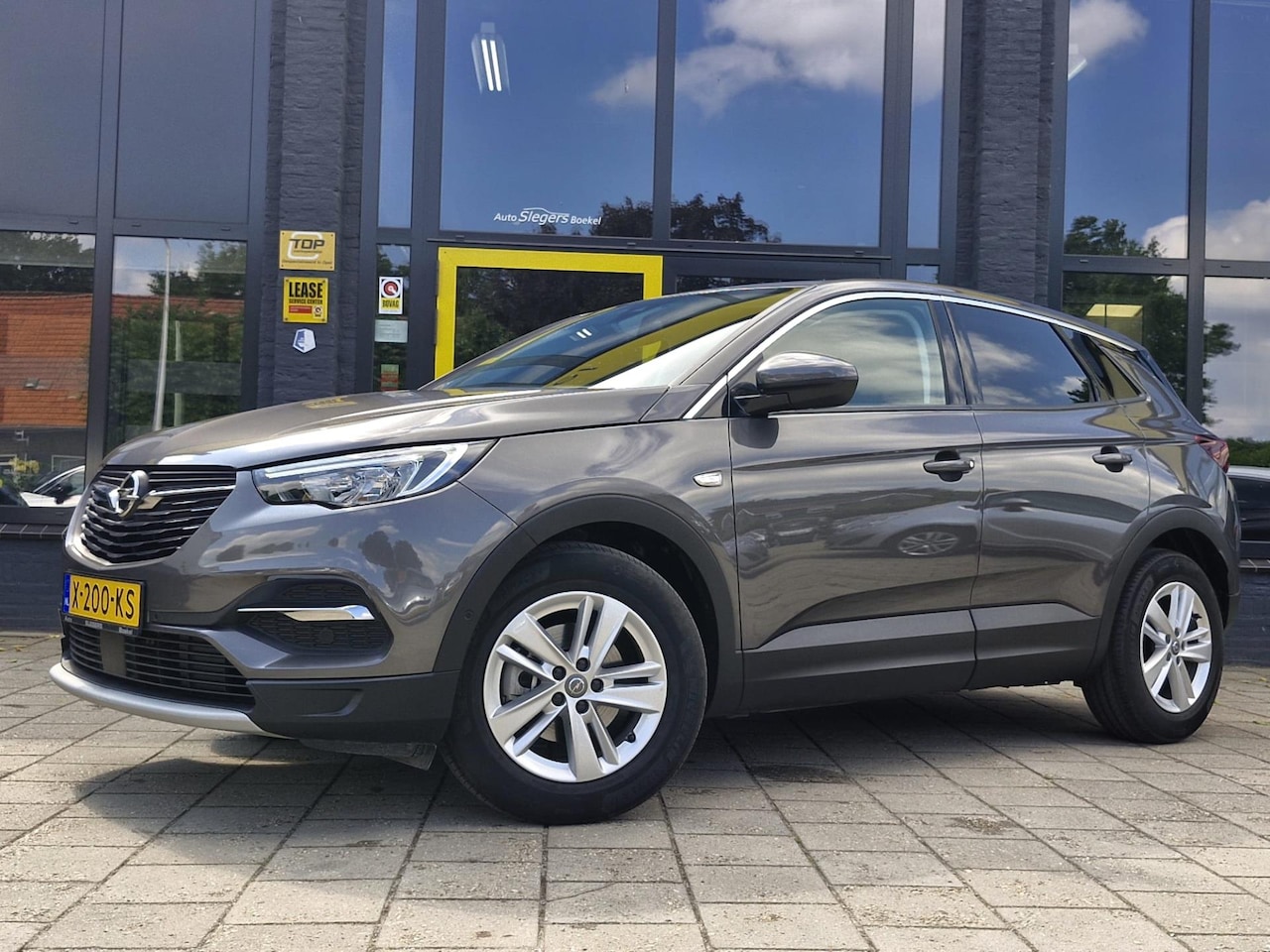 Opel Grandland X - 1.2 Turbo Innovation | Parkeer Camera | Trekhaak | Parkeer Sensoren V + A | Android Auto e - AutoWereld.nl