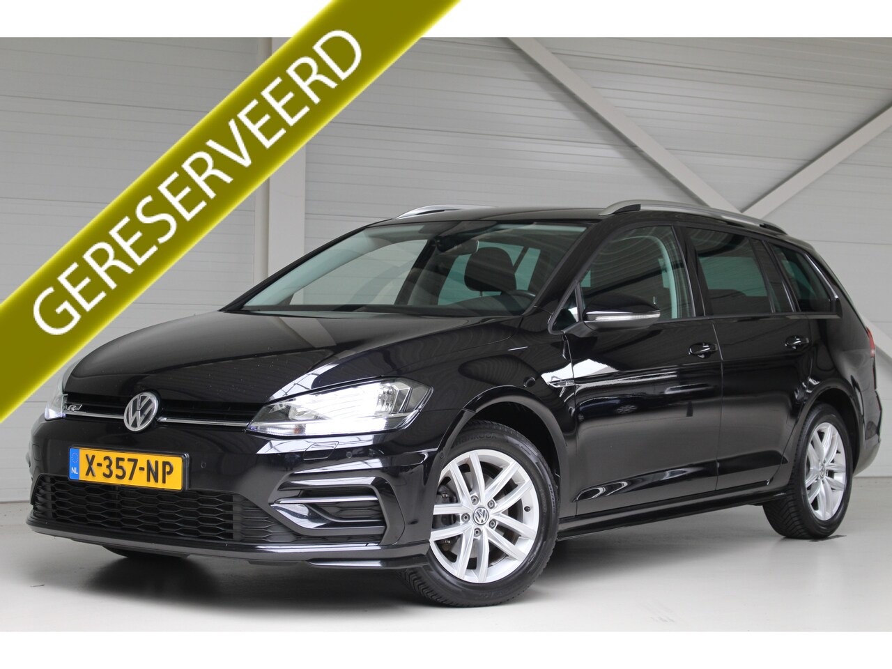Volkswagen Golf Variant - 1.5 TSI Highline Business R-Line Navigatie | Inklapbare spiegels | Stoelverwarming | All S - AutoWereld.nl
