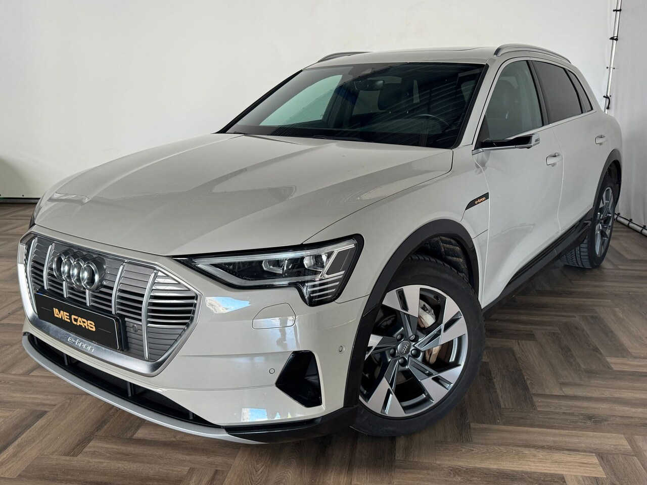 Audi e-tron - E-tron 55 quattro advanced 95 kWh, PANO, INCL.BTW, AANKOOPKEURING TOEGESTAAN, INRUIL MOGEL - AutoWereld.nl