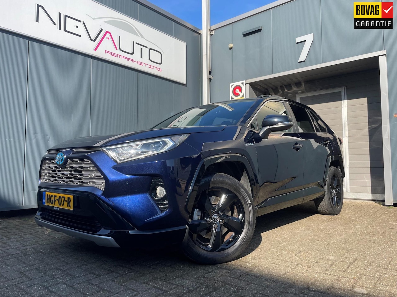 Toyota RAV4 - 2.5 Hybrid Bi-Tone 219PK Apple Carplay Stoelverwarming - AutoWereld.nl