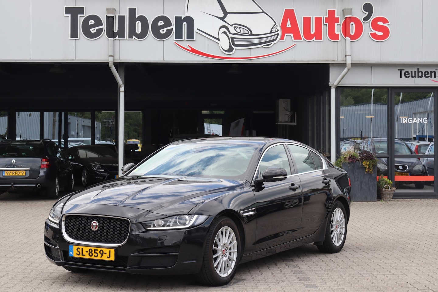 Jaguar XE - 2.0 D R-Sport Stoel- en stuurverwarming, Navigatie, Camera, Climate control, Cruise contro - AutoWereld.nl