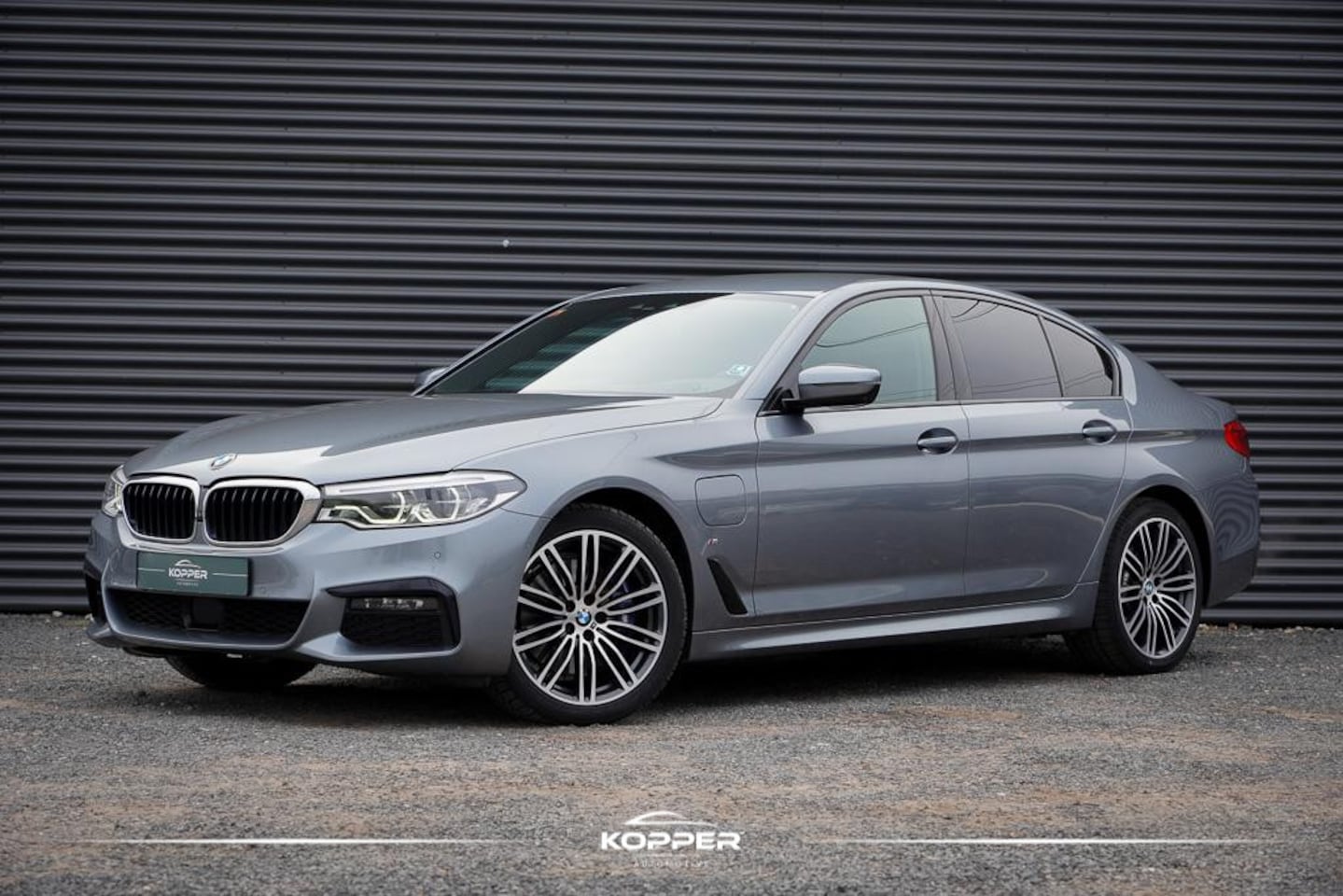 BMW 5-serie - 530e High Executive / M-Sport / Drive Assist Plus / Stoel-Stuurverwarming - AutoWereld.nl