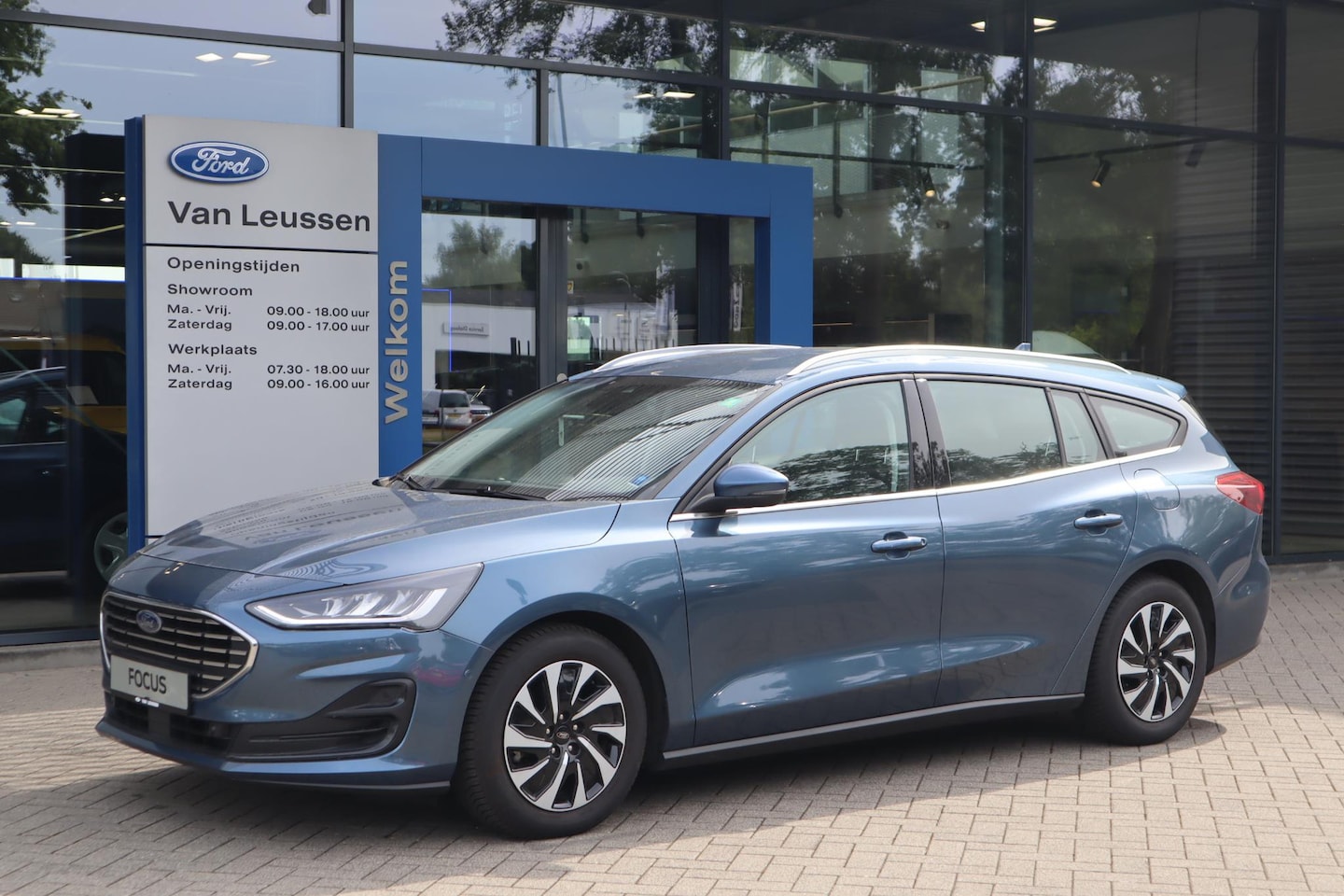 Ford Focus Wagon - 155PK HYBRID TITANIUM AUTOMAAT WINTERPACK P-SENSOREN - AutoWereld.nl