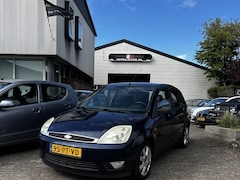 Ford Fiesta - 1.4-16V Ghia Zeer nette en goed rijdende Fiesta. Apk t/m 02-12-2025