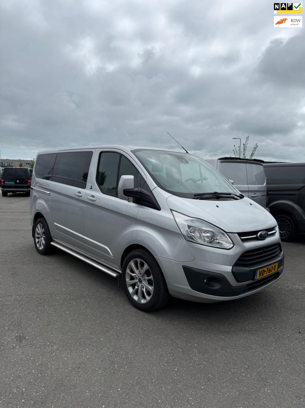 Ford Transit Custom - 270 2.2 TDCI Limited Champions Edition DC Airco, Euro 5, Dubbele Cabine! - AutoWereld.nl