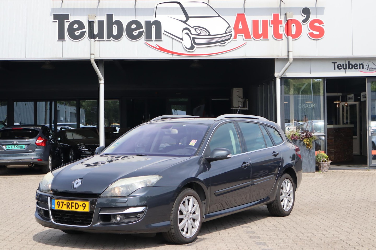 Renault Laguna Estate - 2.0 dCi S/S Dynamique Climate control, Cruise control, Trekhaak, Navigatie, Lichtmetalen w - AutoWereld.nl