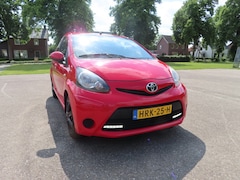 Toyota Aygo - 1.0 VVT-i Now, airco, navi