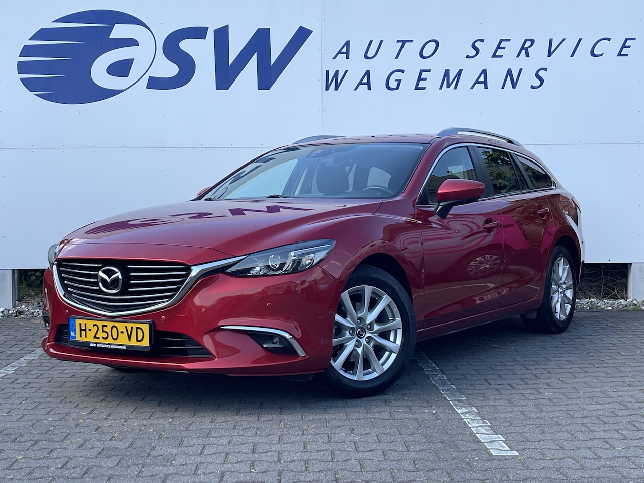 Mazda 6 Sportbreak - 2.0 SkyActiv-G 145 Skylease+ | Trekhaak | LED | Carplay | Dodehoek - AutoWereld.nl