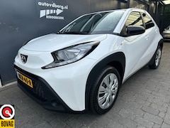 Toyota Aygo X - 1.0 VVT-i MT Play Camera | Carplay | Adaptive Cruise | Lane assist |