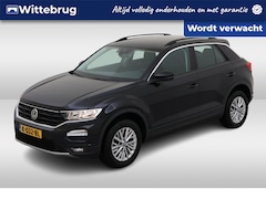 Volkswagen T-Roc - 1.5 TSI Style / Navigatie / Climate controle / Parkeersensoren / Elektrische klep /