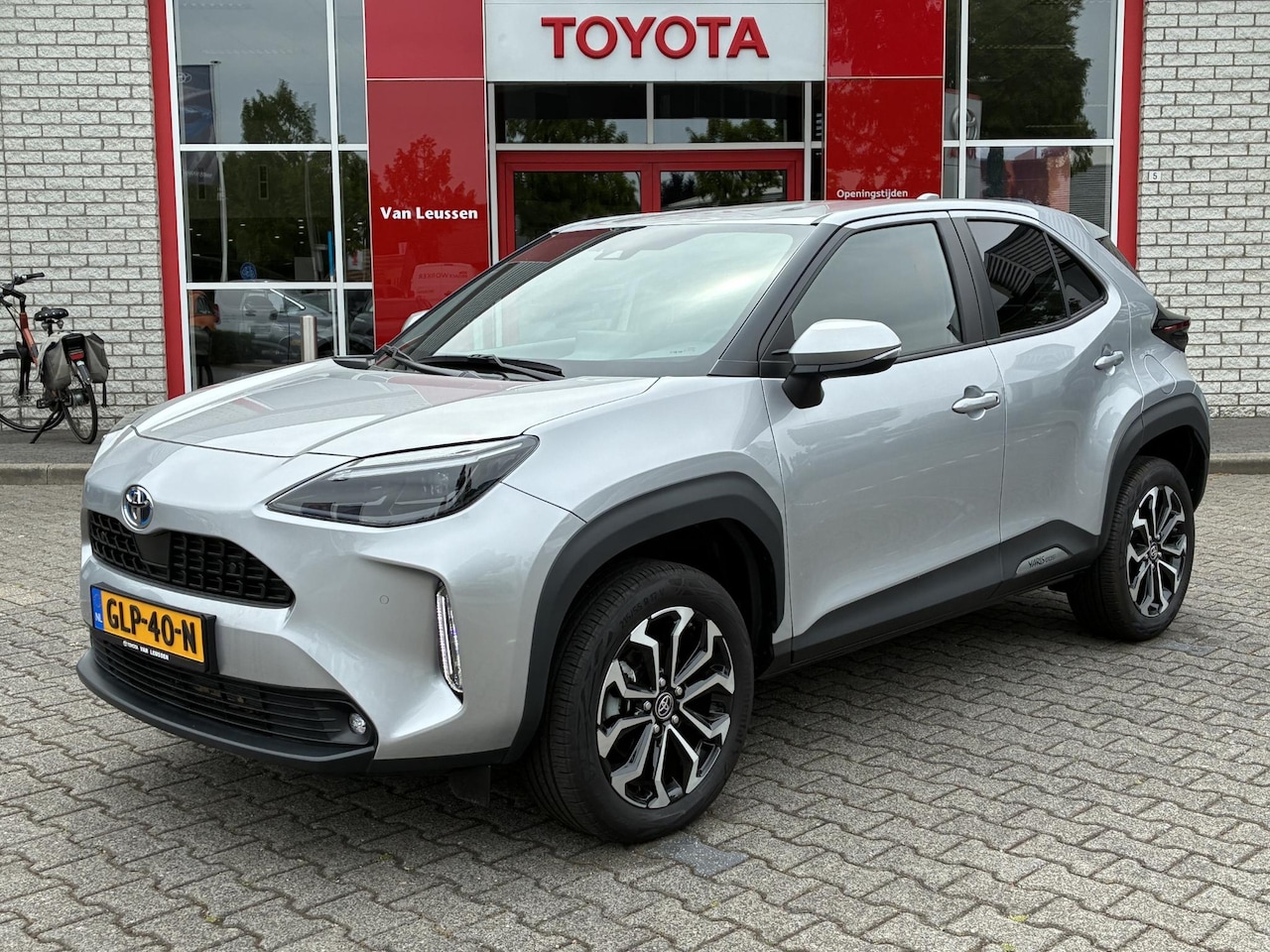 Toyota Yaris Cross - 1.5 HYBRID DYNAMIC+ STOEL/STUURVERW PARK-SENSOREN APPLE/ANDROID CLIMA AD-CRUISE 17" LM-VEL - AutoWereld.nl