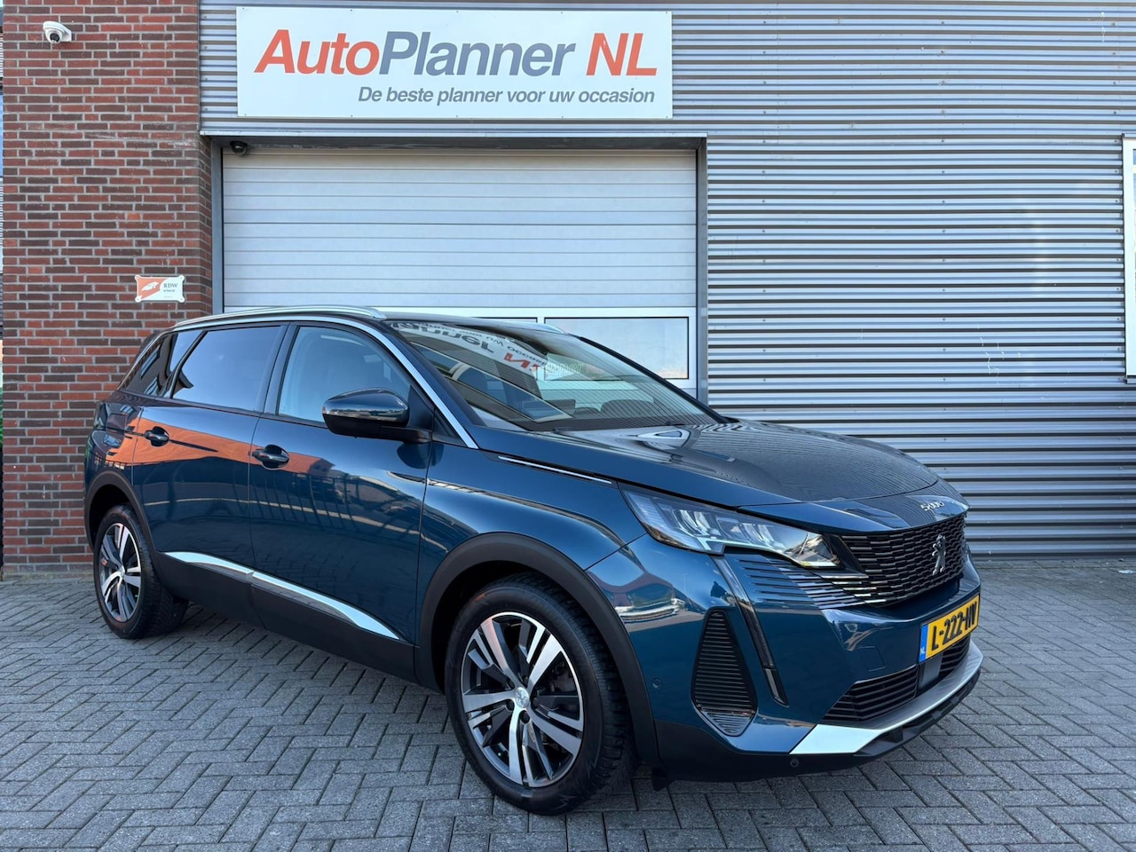 Peugeot 5008 - 1.2 PureTech Blue Lease Allure! Camera! Navi! - AutoWereld.nl