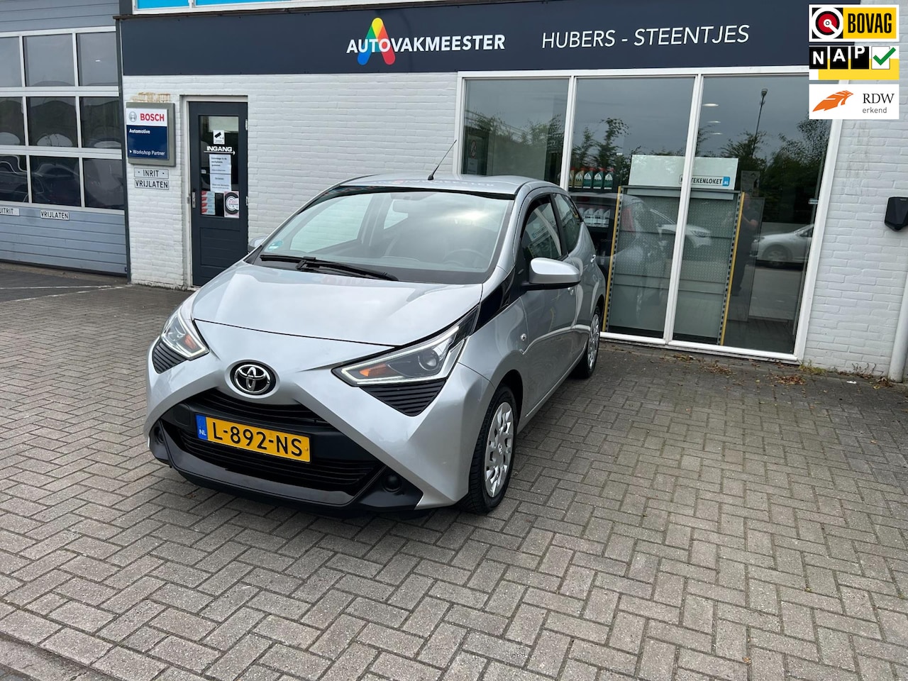 Toyota Aygo - 1.0 VVT-i x-play 1.0 VVT-i x-play - AutoWereld.nl
