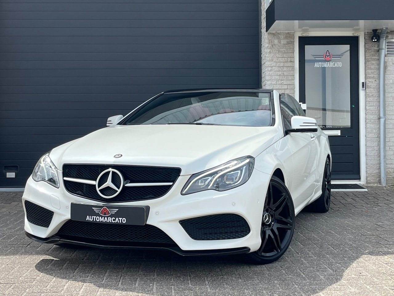 Mercedes-Benz E-klasse Cabrio - 200 Edition Sport | Automaat | AMG | Orig. Brabus uitlaat | Airscarfs | Leder | Navi | 360 - AutoWereld.nl