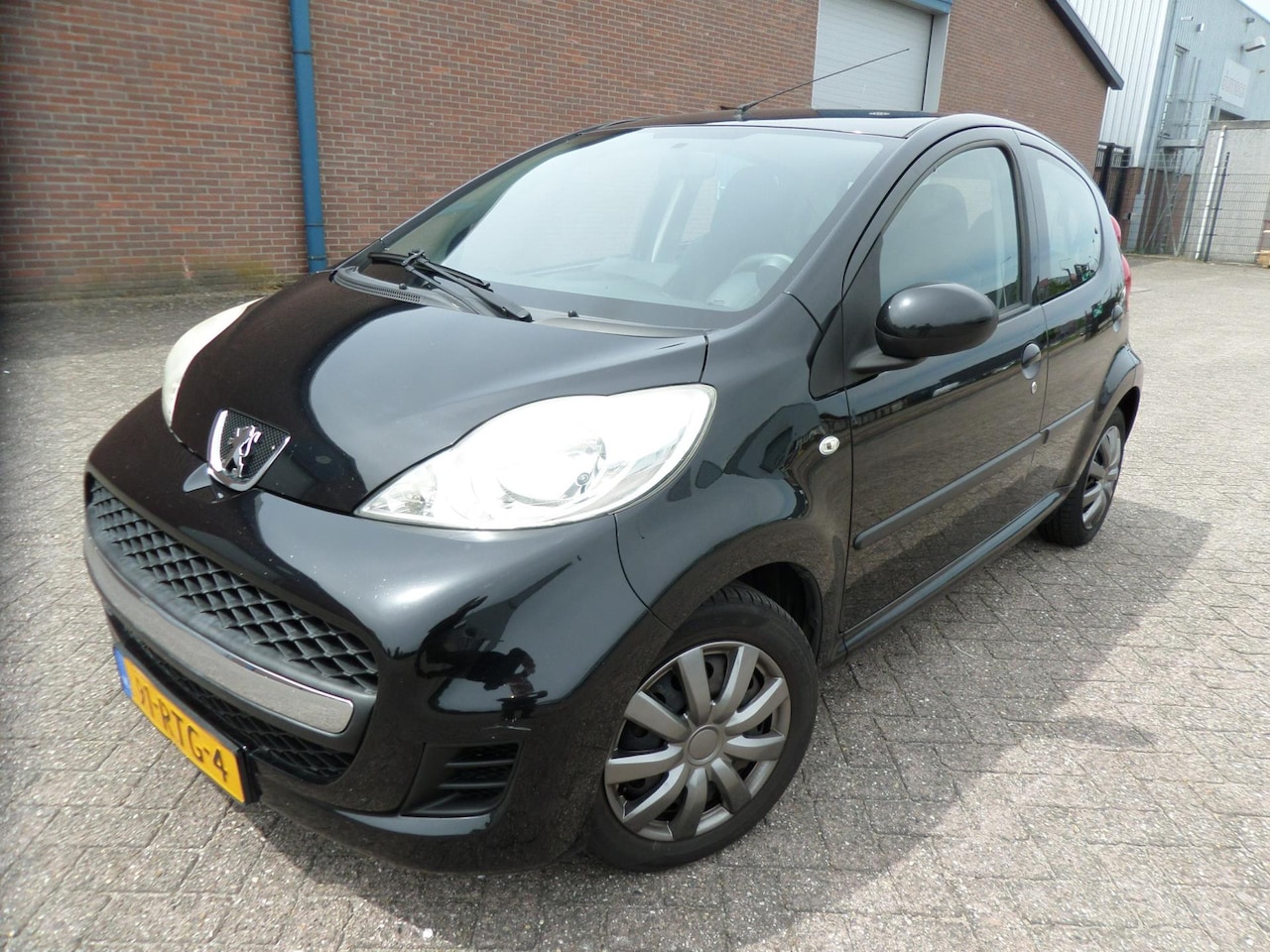 Peugeot 107 - 1.0-12V XS 1.0-12V XS - AutoWereld.nl