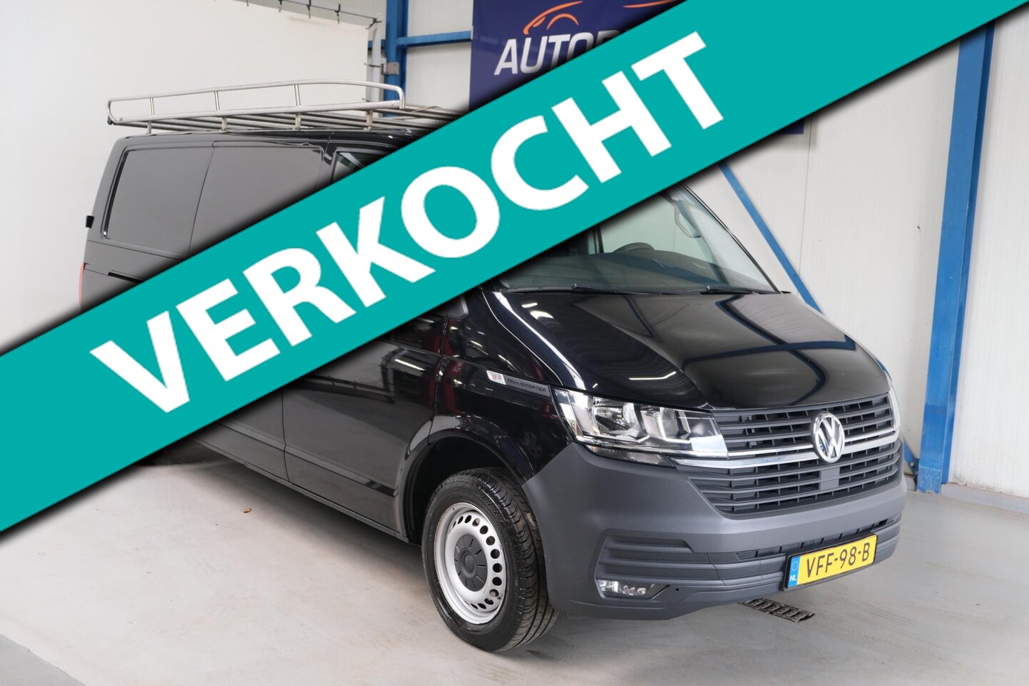 Volkswagen Transporter - 2.0 TDI L2H1 30 Highline - N.A.P. 2x Schuifdeur, Airco, Cruise. - AutoWereld.nl