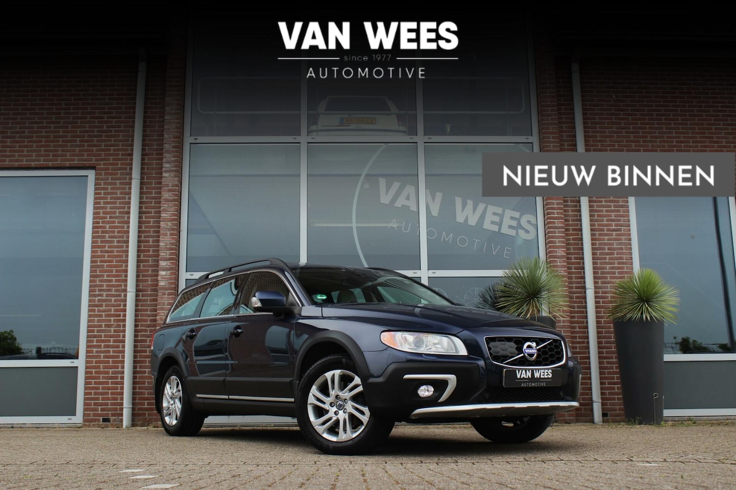 Volvo XC70 - 2.0 D4 FWD Summum 181 pk | Dakraam | Trekhaak | Leer | Navi | PDC | Xenon | 17 inch | Crui - AutoWereld.nl