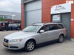 Volvo V70 - 2.0D Kinetic APK AIRCO CRUISE NAVI TREKHAAK