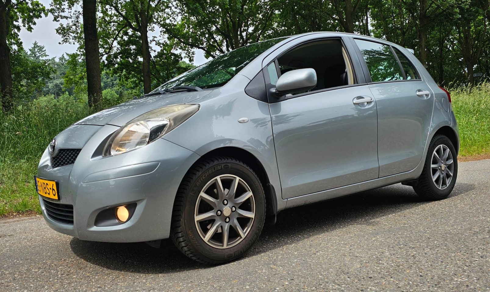 Toyota Yaris - 1.3 VVTi 6 BAK Airco Rijdt perfect keurige auto - AutoWereld.nl