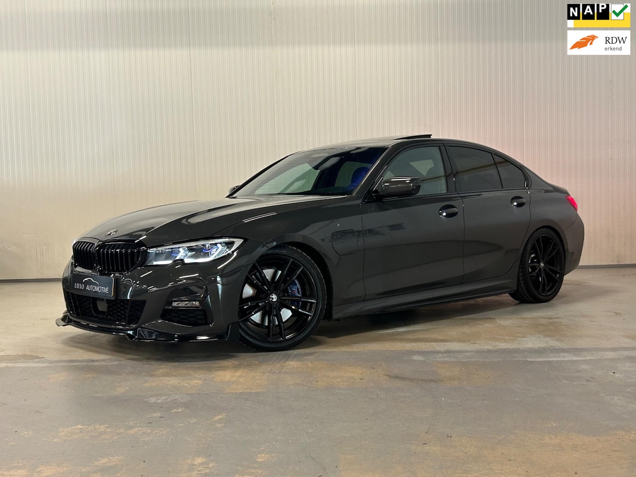 BMW 3-serie - 330e High Executive | M-SPORT | DRAVIT GREY | FULL OPTIONS | SCHUIF/KANTEL - AutoWereld.nl