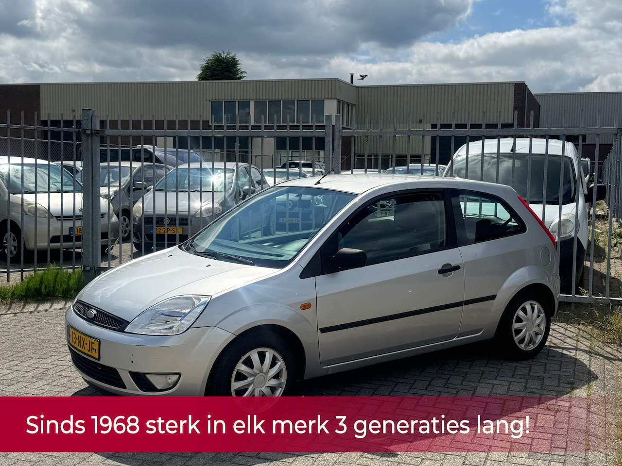 Ford Fiesta - 1.3 Futura 69PK! NL AUTO NAP! Airco l Elek pakket l Centraal! Perfect onderhouden l Zeer m - AutoWereld.nl
