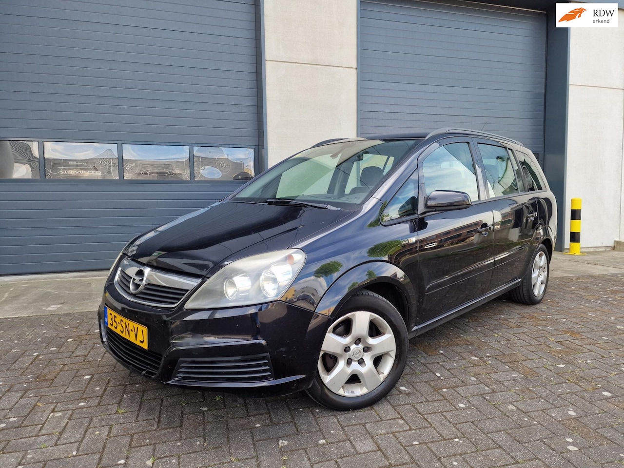 Opel Zafira - 1.8 Executive 7p. NAVI AIRCO CRUISE TREKHAAK - AutoWereld.nl