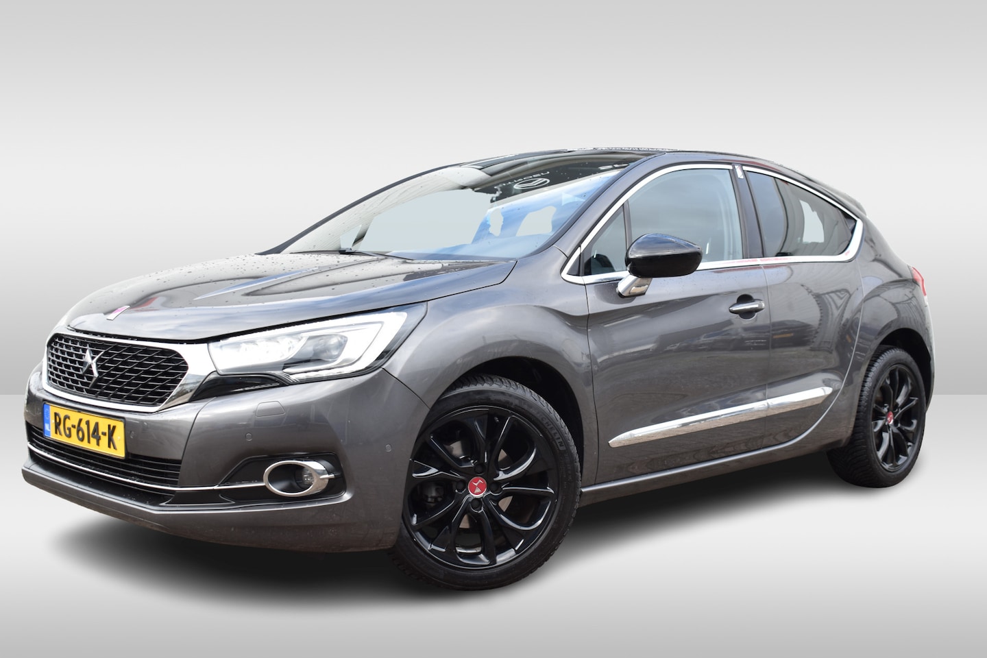 DS 4 - PureTech 130 Performance Line Navi | Airco | Trekhaak | 4 Seizoenenbanden | + Aanhanger ge - AutoWereld.nl