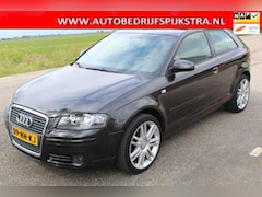 Audi A3 - 1.6 FSI Ambiente // AIRCO / LMV //