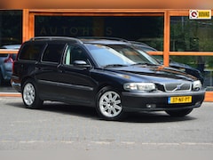 Volvo V70 - 2.4 Edition II | DEALER Onderhouden | Cruise control | Trekhaak | Extra Getint Glas | Leer