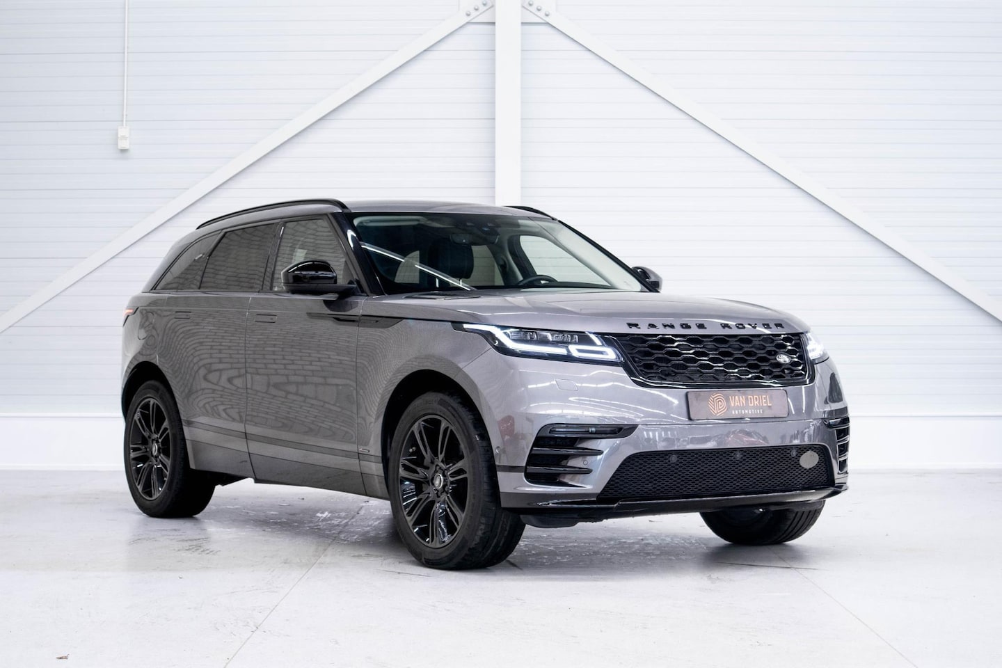 Land Rover Range Rover Velar - 2.0 P250 Turbo AWD S | Black Pack | 20 inch | 360 camera | Trekhaak | - AutoWereld.nl