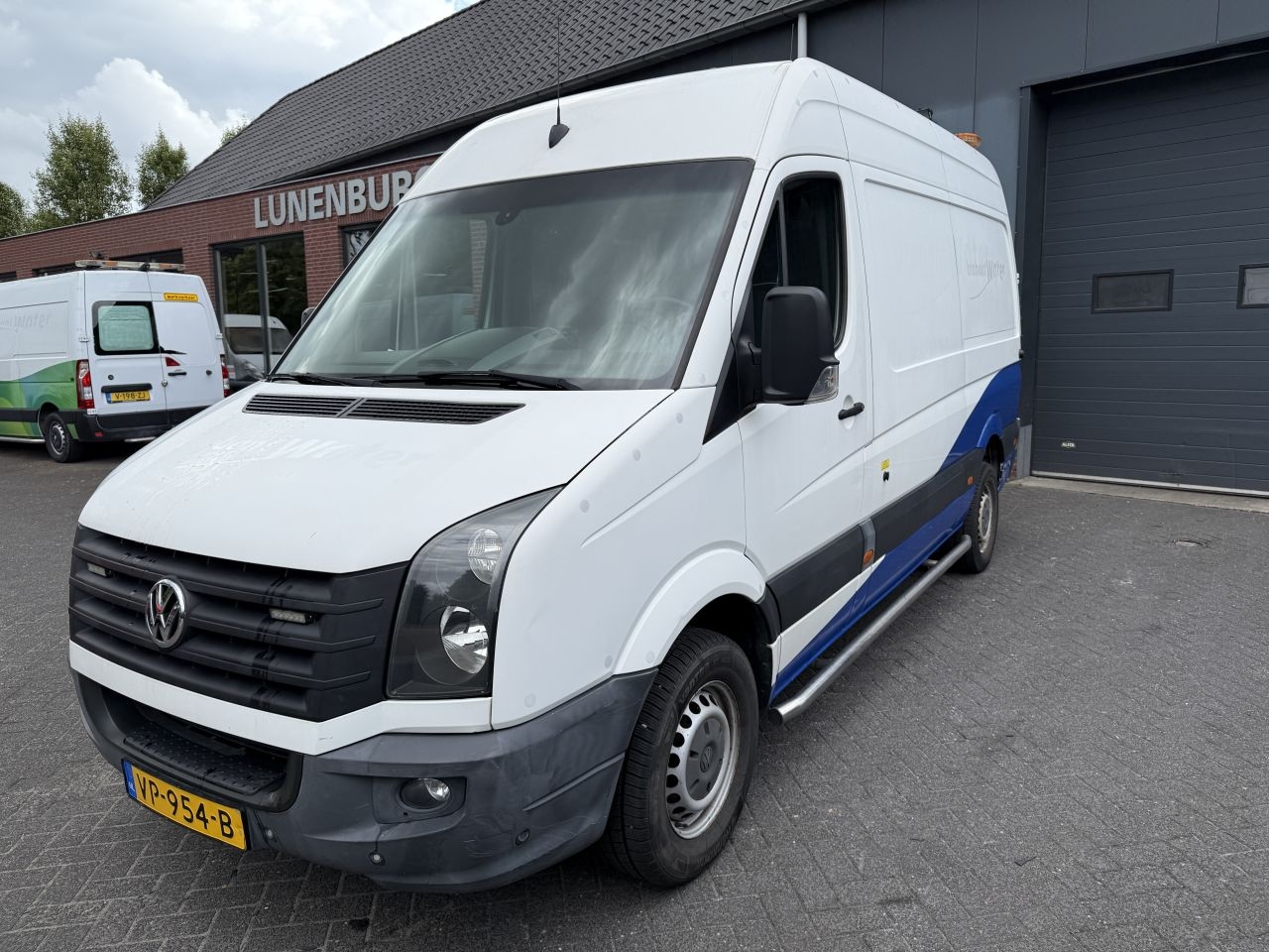 Volkswagen Crafter - 2.0 TDI L2H2 BEDRIJFSWAGEN INRICHTING - AutoWereld.nl
