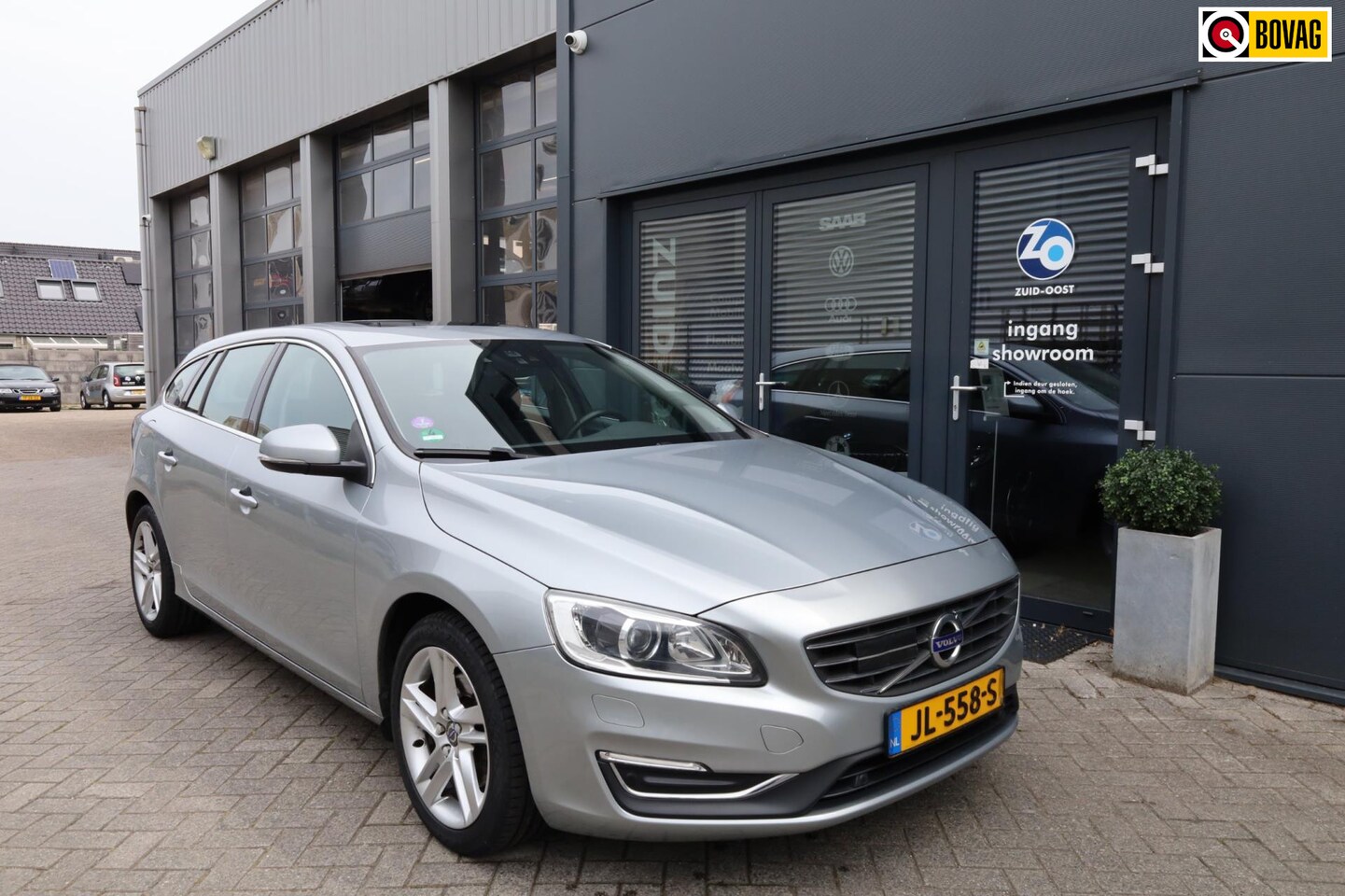 Volvo V60 - 2.0 T3 Nordic 2.0 T3 Nordic+ - AutoWereld.nl