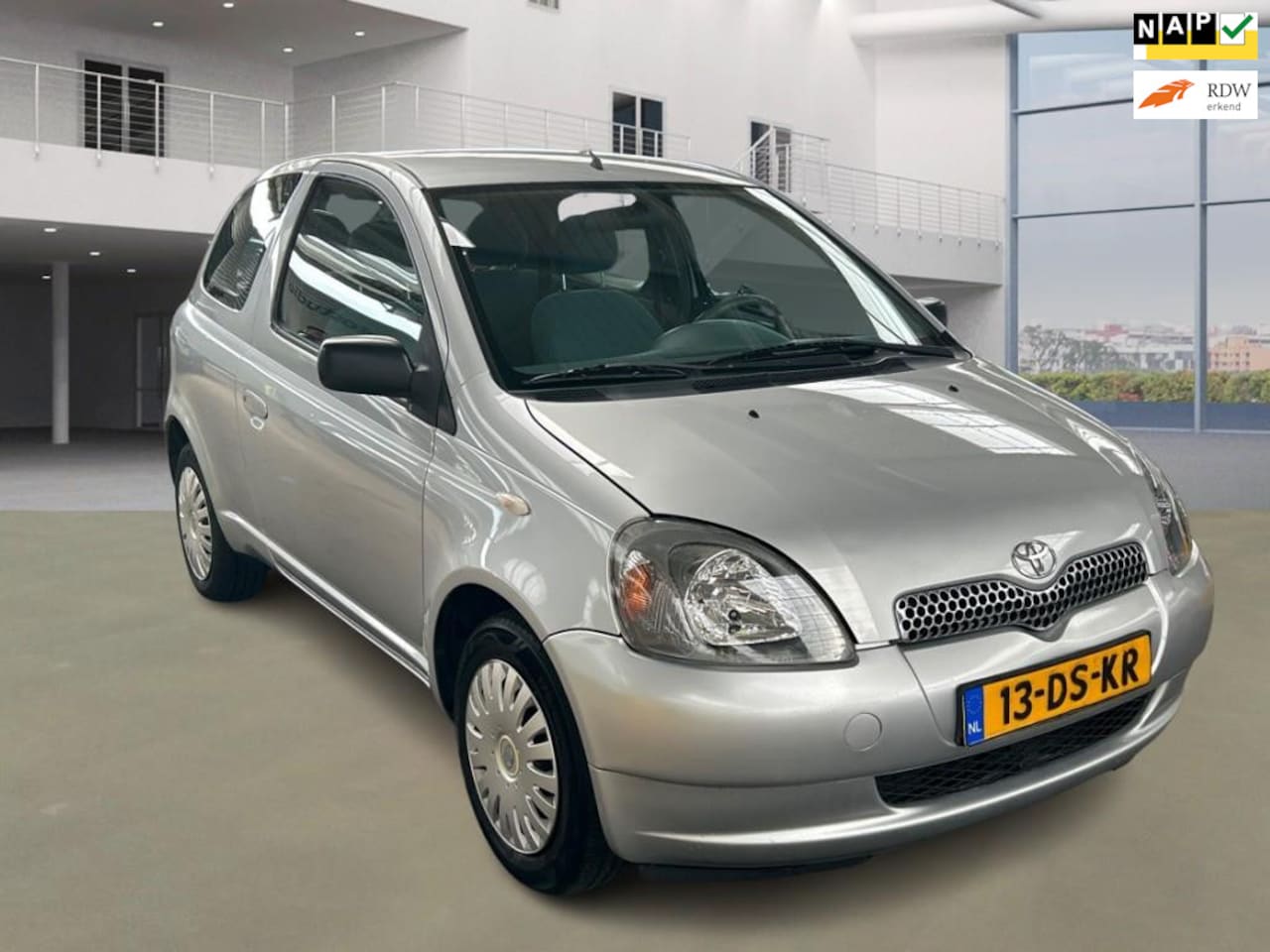 Toyota Yaris - 1.0-16V VVT-i Sol 1.0-16V VVT-i Sol - AutoWereld.nl