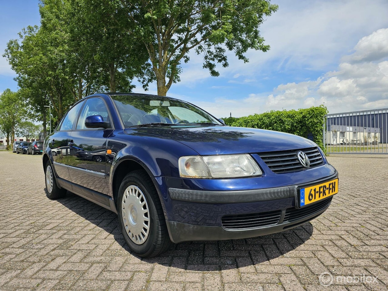 Volkswagen Passat - 1.6 Comfortline Airco - AutoWereld.nl