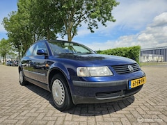 Volkswagen Passat - 1.6 Comfortline Airco Nieuwe Apk