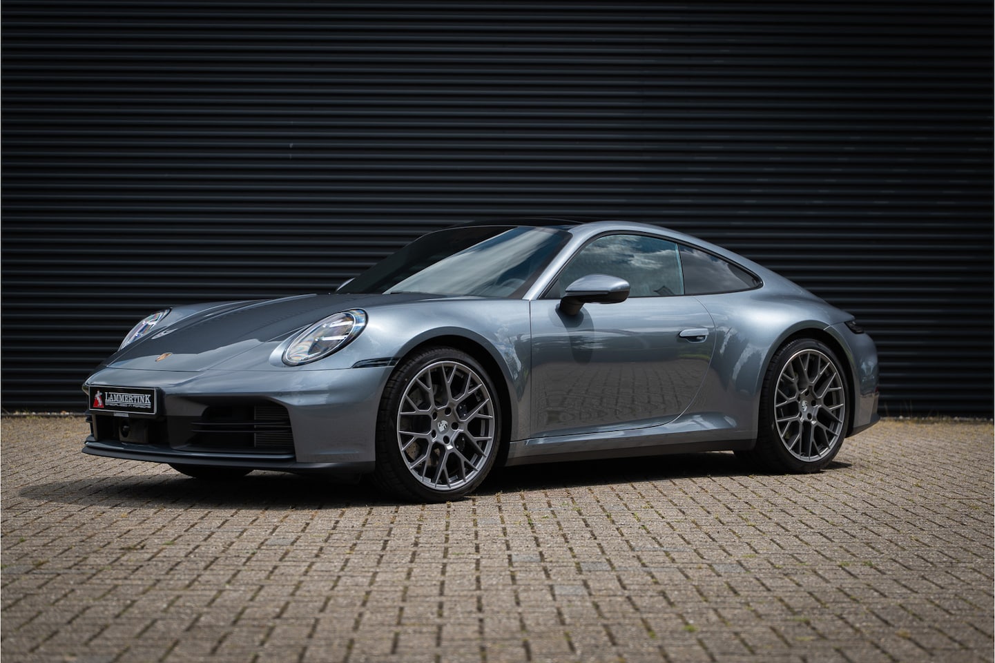 Porsche 911 - 992.2 3.0 Carrera FACELIFT l Vanadium Grey l BTW l Vol - AutoWereld.nl